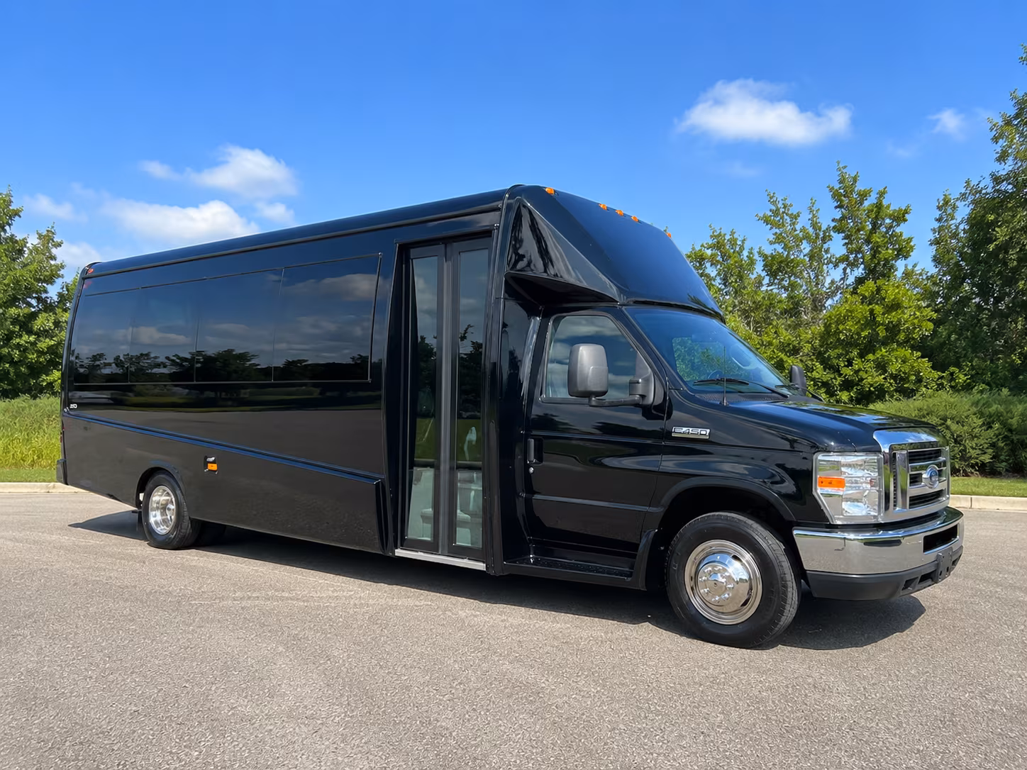 buses for santa fe high school and college campus visit trips